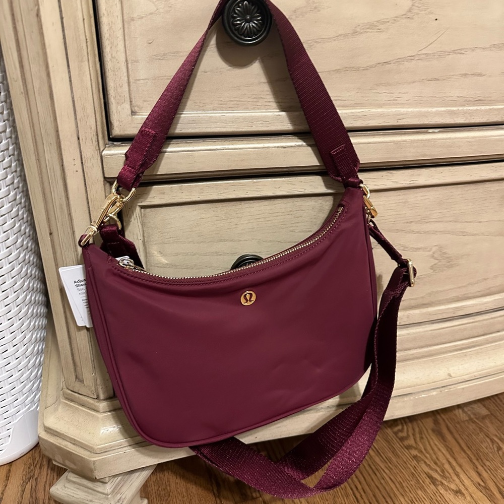 Lululemon crossbody bag